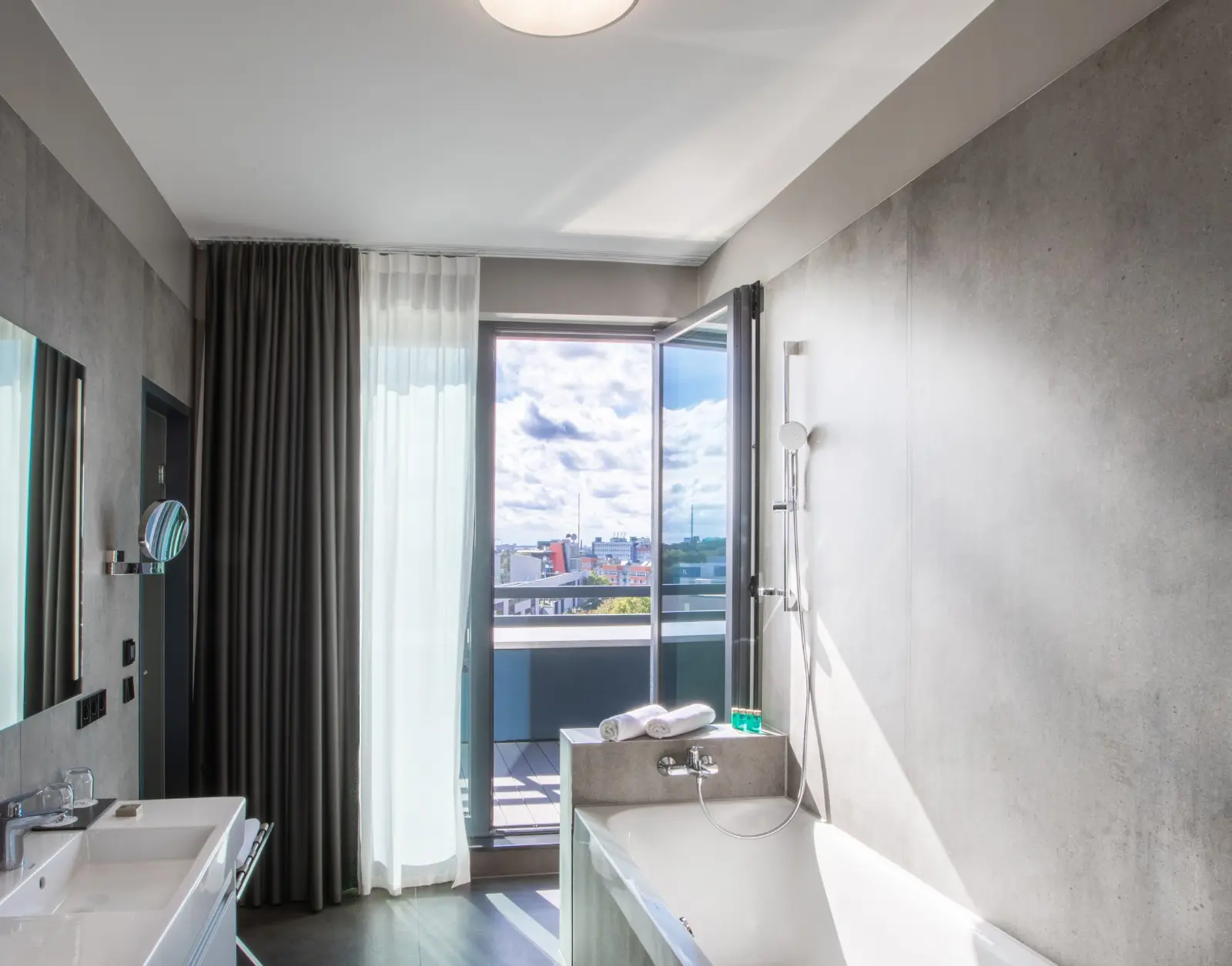 Superior Zimmer - Image 1